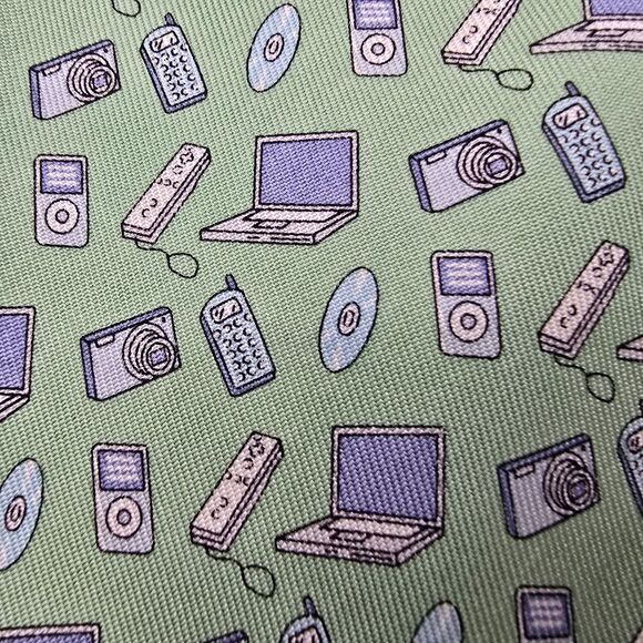 Vineyard Vines Custom Collection Stroz Friedberg Men's Silk Tie Green 3x60 - Picture 2 of 8